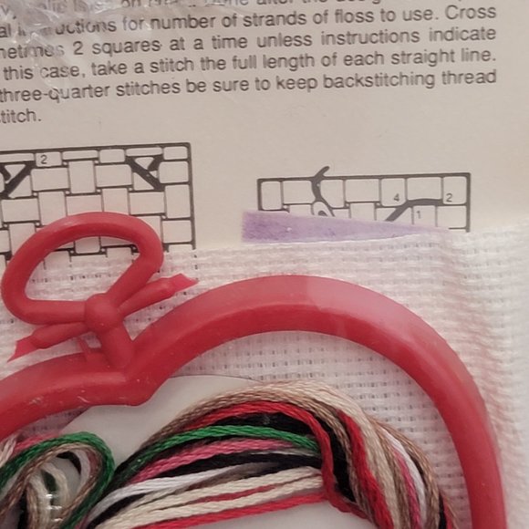 New Cross Stitch Our 1st Christmas Ornament Kit Red Green Mice Santa Wreath USA - Picture 6 of 7